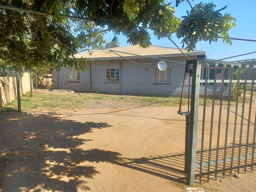 Commercial Property for Sale in Oos Einde North West